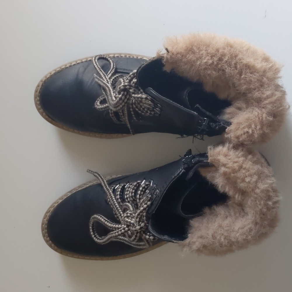 Boots - Picture 4 of 6